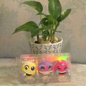 Pucker Pop Emojis 🤪😁😂